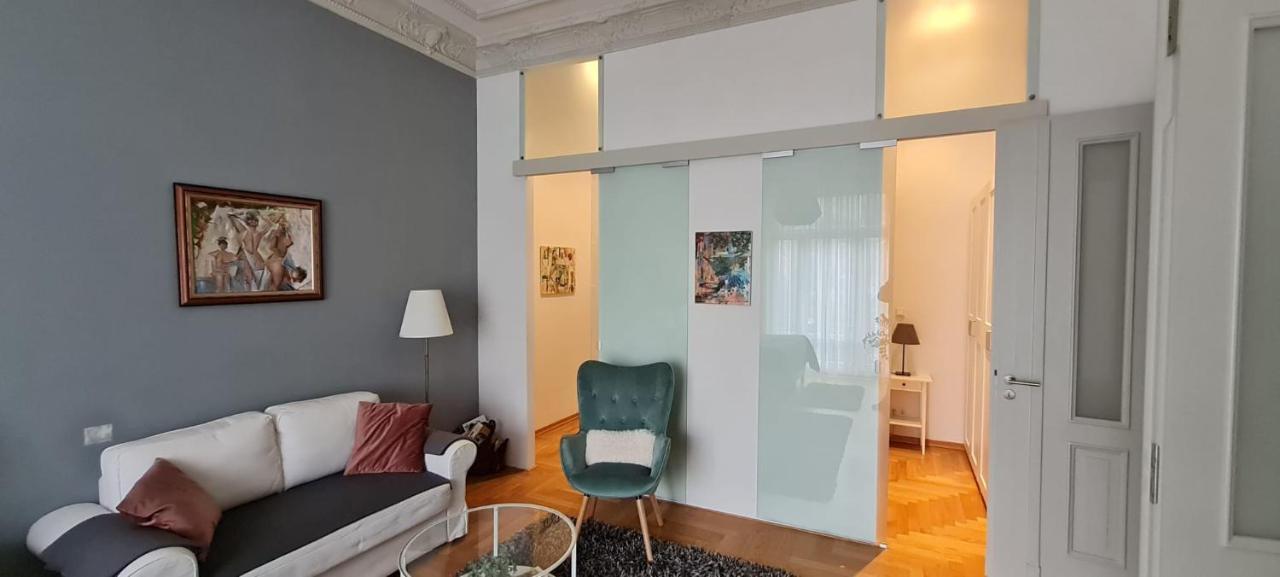 Apartment Musikviertel Lipsia Esterno foto