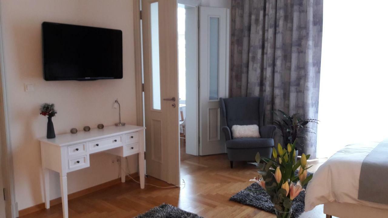 Apartment Musikviertel Lipsia Esterno foto